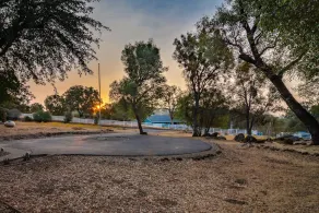 Visit Yosemite stay at Valley Oak Vacations. Free EV charging station. - Image 2