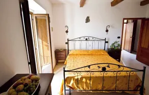 One bedroom appartement with sea view shared pool and enclosed garden at Badolato - Image 2
