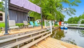 Waterfront cottage, Cold Plunge & Barrel Sauna Escape! - Image 4