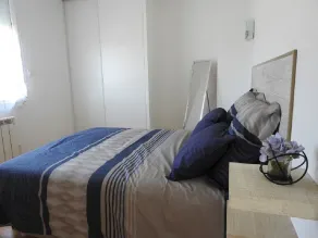 Appartement situé au premier étage d'une petite résidence en comportant quatre - Image 3