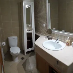 Large luxury apartment with swimming pool, garage, air conditioning and free WiFi - Image 3