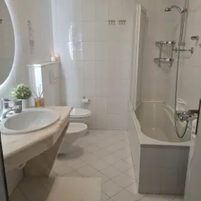 90sqm warm and cozy overlooking the square of Isolaccia.5 min from Bormio - Image 3