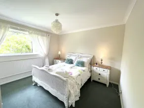 Gorgeous Hillside Hideaway in Gloucestershire - Image 4