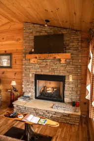 Honeymoon/couples Retreat -  Private Custom Built Log Cabin - Wi-fi - Image 2