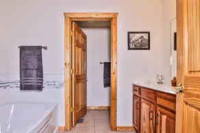 Minocqua Lake Condo! Walk 2 Downtown! Summer Weeks Open! Dock available! - Image 5
