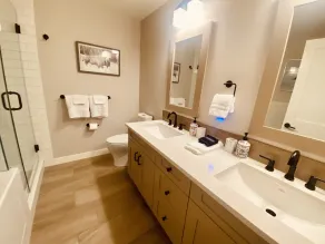 Beautiful Spring Creek Condo - Image 5