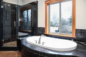 Modern Farmhouse (Lower Floor only) with Hot Tub and Games Room - Image 5