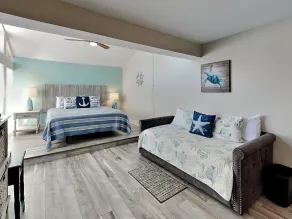 Madeira Beach Yacht Club 215F - Image 5