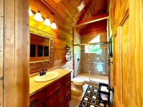 Smoky Mountains National Park, Cades Cove, Secluded Romantic Honeymoon Getaway - Image 3