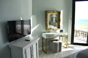One of a Kind Penthouse--All New! A Beach Lover's Dream Vacation Rental+Locker!! - Image 4