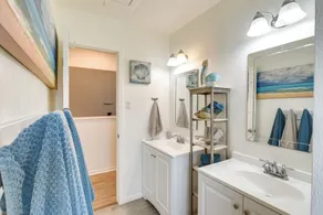 Pet-Friendly Condo w/ Seasonal Pool in Galveston! - Image 3
