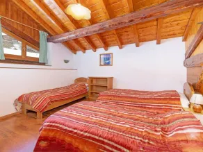 Chalet, wifi, terrasse, cheminée ou poêle à bois, parking, télévision, casier à ski, 190m² - Image 5