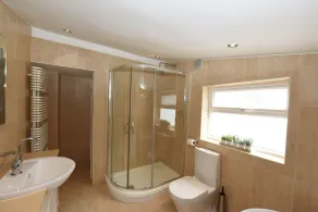 "Honeysuckle House Chester" by Greenstay Serviced Accommodation - Large 3 Bed, 2 Bath House - Sleeps 6 - Private Courtyard - Free Street Parking & WiFi - Near Chester City Centre - Contractors, Business, Families & Long Stays - Image 2