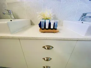 Somerset Dreams| Sleeps 10| Dam Views| Brand New Hamptons Home|Free Wi-Fi - Image 4