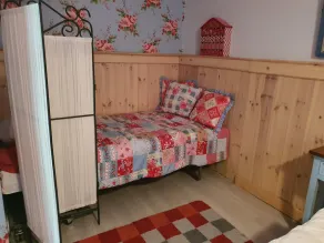 Casa vacanze con piscina per 4-5 persone in una posizione tranquilla - Image 5