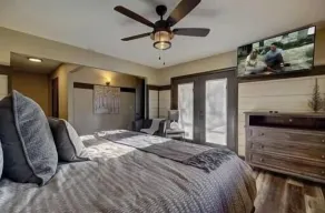 Stunning 4 Bedroom Mountain Cabin with Hot Tub and Game Room, near Theme Parks - Image 5