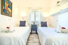 PEREFECT! ONLY 300mts from BEACHES AND MORAIRA TOWN CENTRE - Image 5