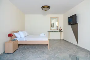Stunning Maisonette close to the sea with breathtaking view and pool - Image 5