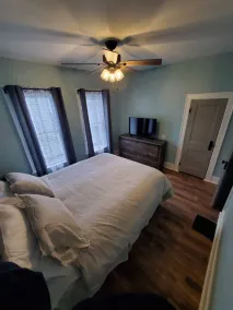 Comfortable 3 Bedroom Home, Free Parking, WIFI - Image 4