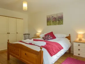 LUDGATE COTTAGE, family friendly, with a garden in Haytor Vale - Image 4