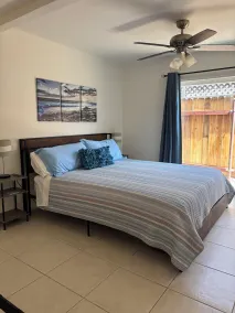 Cozy Beach Cottage -Private Patio & AC Walk to Beach, Pier, Shops & Restaurants - Image 5
