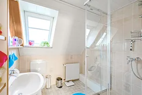 Cosy Apartment Itzehoe with Terrace, Garden & Wi-Fi; Parking Available - Image 4