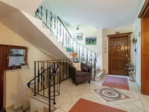 Schönes Ferienhaus mit Balkon und Skiraum - Image 4