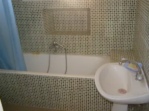 Precioso apartamento en planta baja en una villa - Image 2