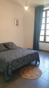 Spacious renovated apartment in agricultural building - Image 5