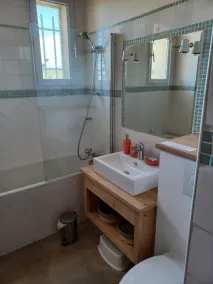 Pretty villa for 6 people with large garden and heated swimming pool - Image 2