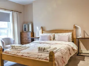 3 bedroom accommodation in Crosskeys, near Newport - Image 5