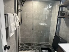 Beautiful Condo Sleeps 4- Only 2 Blocks From Beach - Image 3