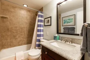 All Seasons Condo Close to Gondola - Image 4
