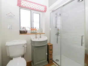 Little Acorn Cottage - Image 3