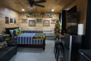 John Deere Tiny House #275 at Copperas Creek - Image 5