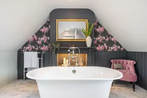 The Cottage - Luxury Romantic Retreat in Idyllic Rural Location - Image 3