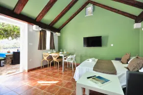 Holiday Home Sweet Dreams - Image 5