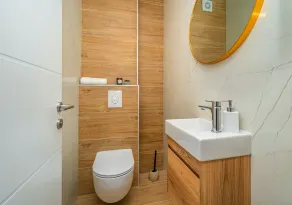 4 Star Apt, 16 m2 Terrace & Some SeaView, 4min walk to beach, 2 private parking - Image 3
