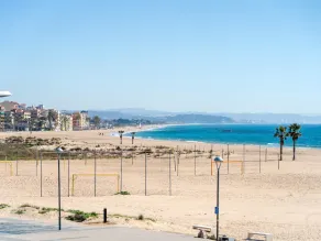 Apartment 250m beach with pool and parking - Image 3