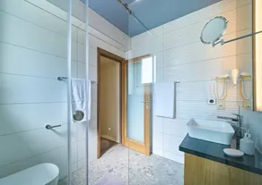 Exclusive Villa Amara with infinity heated pool - sea view, family, stylish, pet friendly, jacuzzi, sauna, bbq, 5 parking spaces - Image 2