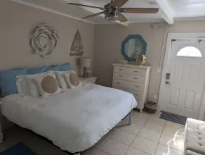 La villa \"Nest\" - 2Bed / 2Bath, vue imprenable sur la baie, terrasse privée, quai pour bateaux! - Image 2