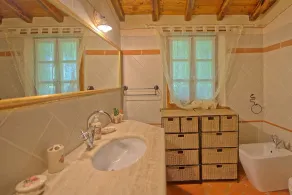 Villa en Cortona con 2 habitaciones, capacidad 4 - Image 3