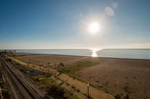 Appartement avec vue sur mer, terrasse et face à la plage - Image 4