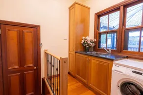Queens Park Views | Walk to CBD | Sleeps 8 - Image 3