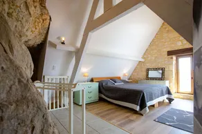 Unusual gîte, Le Troglodyte with panoramic view - Image 5