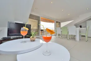 Ferienwohnung in Luxus Villa mit Pool, 4/5 Zimm. 6 Per - Image 5