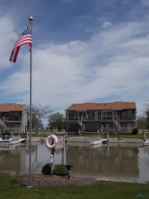 Great for Vacationers • Bird Watchers • Davis Bessie • Fishing-Charters on Site - Image 4