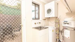 Jade Gardens Pet Friendly - Image 2