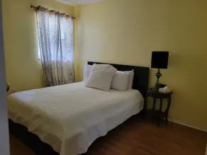LAKEFRONT HOME NEAR ALL ATTRACTIONS - Image 4