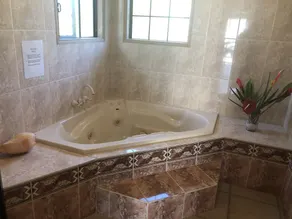 Casa Bella Vista - Luxury Beachfront Home near Great Barrier Reef - Image 3